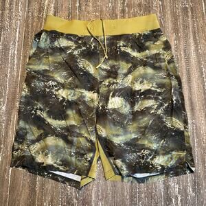 Lululemon Athletic Shorts Green Camo-ish Workout Gym Men’s Size L
